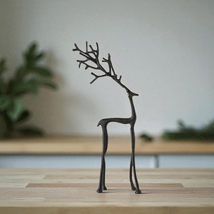 Elegante y Sencilla Figura Decorativa de Reno Negro, Adorno Navideño Perfecto para Mesa y Decoración del Hogar, Venta al por Mayor desde India - Product Image 4