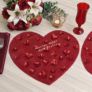 Set de Napperons Romantiques Cœur Rouge Perlé à Motif Pailleté pour Dîner de la Saint-Valentin, Mariage, Fête, Décoration de Table - Product Image 1