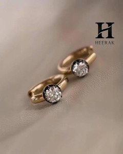 Pendientes de Aro de Plata de Ley Chapados en Oro de 18K con Moissanita de Lujo |   Pendientes Huggie Bali con Diamantes de Laboratorio VVS1 para Mujer - Product Image 4