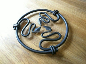 Salvamanteles decorativos de metal para mesa de comedor, mezcla de arte y función perfectamente para interiores de casas con estilo - Product Image 4