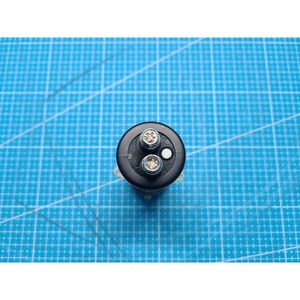 Condensador Electrolítico de Aluminio NIPPON CHEMI-CON RWE450LGSN470MB 056-000396-1, Usado como Pieza de Repuesto para Equipos de Semiconductores - Product Image 3