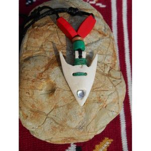 Collier ethnique bohème fait main, bijoux tribaux, os sculpté, cadeau artisanal unique, autre catégorie de produits - Product Image 4