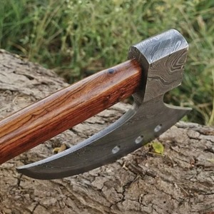 Hacha ancha artesanal con hoja de acero de Damasco, mango de madera, cabeza con diseño de barba, herramienta para talar árboles, hacha coleccionable hecha a mano. - Product Image 2