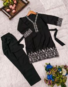 Conjunto de Kurta Tradicional para Fiestas para Niñas con Dupatta de Tela de Red – Especial para Bodas y Festivales - Product Image 3