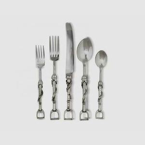 Cuillère de service de cuisine en acier inoxydable, poignée de travail manuel Portugal vaisselle en argent nouveau Designer serveurs à salade et à soupe - Product Image 2