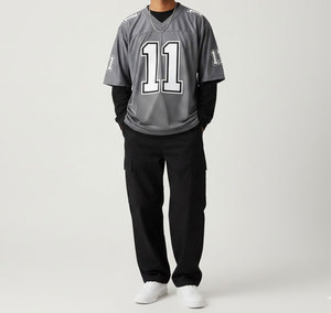 Maillot de football respirant en mesh pour homme, personnalisable avec nom et numéro d'équipe, maillot de sport performant pour les matchs de ligue - Product Image 2