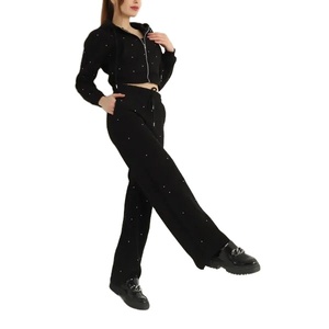 Conjunto de chándal de terciopelo de lujo con estampado y pedrería, estilo casual urbano, ecológico, de 300 g/m², para mujer, corte cropped y holgado. - Product Image 1