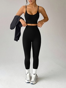 Ensemble de vêtements de sport Atlaset personnalisé en trois pièces pour femmes, vêtements de sport sans couture, soutien-gorge de sport, leggings taille haute, veste, usine OEM ODM - Product Image 1
