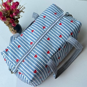Sac de voyage en coton rayé avec fermeture éclair à cœurs rouges, grande capacité, sac de week-end - Product Image 6