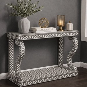 Table console artisanale en résine et os incrustés, meuble décoratif de luxe pour entrée, salon ou couloir - Product Image 1