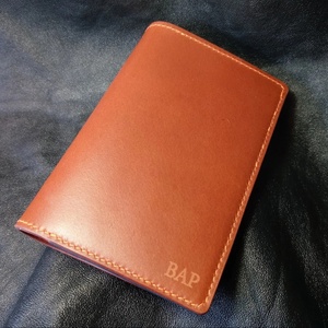 Passeport Titulaire Portefeuille Couverture Voyage Tanné Végétal Accessoire Gravé Anniversaire Cadeau De Mariage PTH-0069 - Product Image 1