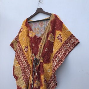ชุดคลุมอาบน้ำสไตล์วินเทจ Kantha สำหรับผู้หญิง ผ้าฝ้ายคอวี ปิดด้วยเชือกผูก ระบายอากาศได้ดี เหมาะสำหรับใส่ไปชายหาดในฤดูร้อน - Product Image 5