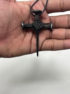 Pendentifs en forme de croix chrétienne en fer forgé de qualité supérieure pour la fabrication de bijoux, fabrication en gros OEM et exportation mondiale - Product Image 2