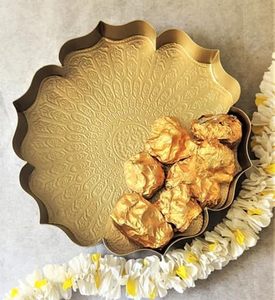 Cuenco Urli de Loto Dorado con Diseño Tallado para Decoración Floral en Bodas y Festivales - Product Image 2