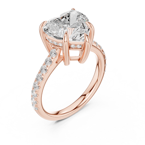 Anillo de compromiso de oro rosa con diamante de laboratorio talla corazón y halo oculto, banda pavé de tallo dividido - Product Image 4