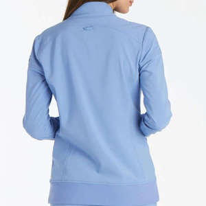 Blouse médicale au look raffiné avec tissu léger et durable et coupe professionnelle confortable - Product Image 5