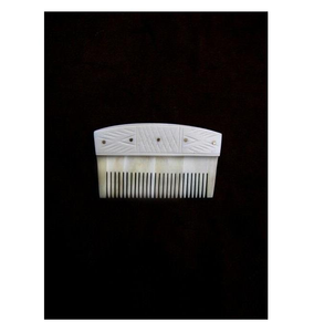 Peigne à cheveux artisanal écologique de qualité supérieure en os de buffle, style sculpté, avec agate d'Inde, pour massage du cuir chevelu - Product Image 4