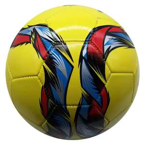 Ballon de football professionnel personnalisé en cuir PVC n°5 pour l'entraînement des élèves du primaire et du collège - Léger, durable et écologique - Product Image 4