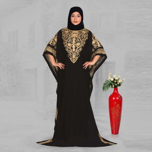 Kaftan Farasha en mousseline brodée pour adultes, avec décolleté orné, manches amples et fluides, silhouette drapée luxueuse longueur ras du sol - Product Image 2