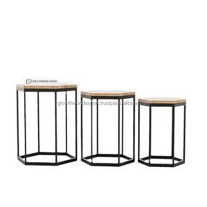 Juego de mesas de centro redondas modernas Tyria de madera de mango con patas de metal, muebles de sala de estar de 3 niveles - Product Image 1