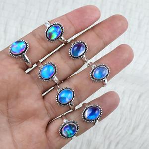En gros, Bagues torsadées minimalistes faites à la main, style bohème, en laiton, serties de strass en cristal et de pierres créées en laboratoire, avec serti clos chrétien vintage - Product Image 5