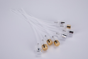 Botella de perfume de lujo, tapa de madera - Product Image 2