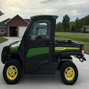 Achetez un véhicule industriel John Deere Gator XUV 835R 4X4 de qualité supérieure et haute capacité avec un service de livraison rapide - Product Image 6