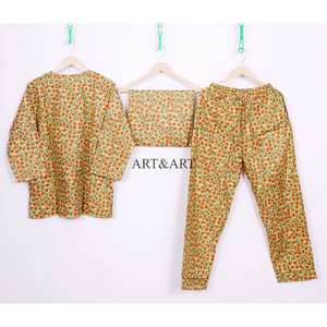 Conjunto de Pijama de Verano Elegante y Transpirable, Estampado Floral de Algodón, Disponible en Diferentes Tallas para Mujer, India - Product Image 5