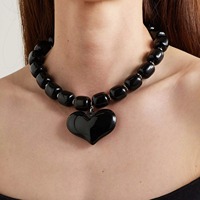 Collier tendance pour femmes, bijoux de mode en provenance d'Inde, collier en résine fait main avec une finition attrayante