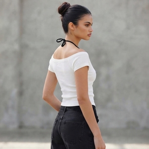 T-shirt femme à épaules dénudées avec imprimé crâne, manches courtes, coupe ajustée, style punk, en jersey de coton blanc, haut printemps-été - Product Image 4