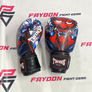 Guantes de Boxeo Muay Thai Twins, Diseño Nuevo, Completamente Estampados en Rojo, Guantes de Artes Marciales y Kickboxing de Cuero Genuino - Product Image 1