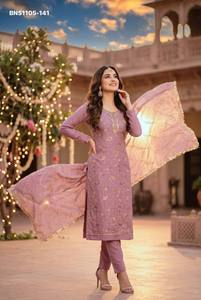 Nueva Colección de Kurti-Pantalón-Dupatta Rectos de Algodón Modal con Estampado y Detalles Hechos a Mano, Suministro al por Mayor - Product Image 3