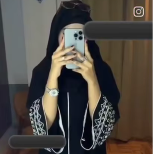 Elegante Abaya Negra para Mujer, Vestido Islámico Modesto, Ropa Tradicional con Estilo - Product Image 1