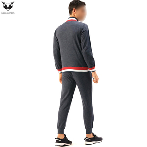 Ensemble de survêtement de sport personnalisé au design le plus récent, produit de qualité supérieure, disponible en différentes couleurs contrastées pour hommes. - Product Image 2