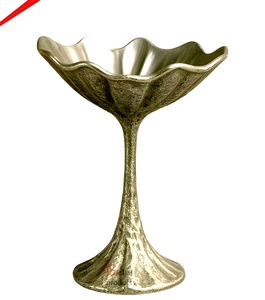 Nouveau plateau de service moderne en aluminium de luxe de haute qualité, design unique, pour dattes, chocolat et fêtes - Product Image 4