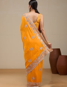 Sari KV Bright Festive Orange Pure Georgette Divyam con Blusa Sin Coser - Product Image 3