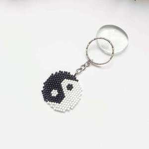 Nuevo Llavero con Dijes en Forma de Corazón, Hechos a Mano con Cuentas de Aleación y Bordados, Ecológicos - Product Image 1