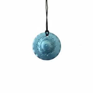 Collier pendentif pointe de lance en acier forgé à la main de qualité supérieure, bijoux en fer fabriqués par un fermeur pour hommes et femmes à bas prix - Product Image 3
