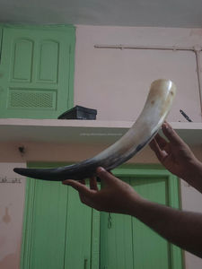 สายคล้องเขาสัตว์สำหรับดื่มเครื่องดื่ม ทำจากหนังเย็บมือ ปราศจากกลิ่น ไม่รั่วซึม  แบบสั่งทำพิเศษ สไตล์ไวกิ้ง พร้อมที่แขวน  ของขวัญงานแต่งงาน - Product Image 3