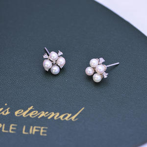 Pendientes de Botón de 8-9 mm con Forma de Fragmento Galáctico, Color Azul Claro Eléctrico, Estilo Agua Oceánica, Artesanía en Oro K, Accesorio de Moda - Product Image 4