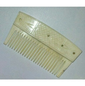 Peine de Hueso Natural Estilo Vintage, Accesorio para el Cabello Hecho a Mano - Product Image 3