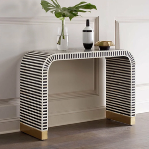 Table console en os gris incrusté de motifs floraux géométriques et avec quatre pieds fins assortis, disponible à prix de gros. - Product Image 4