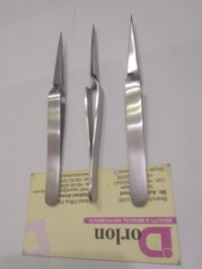 Pinzas para Extensión de Pestañas Curvas Tipo X de Acero Inoxidable Plateado, Venta al por Mayor con Etiqueta Privada, Pinzas para Pestañas con Ángulo de 45 Grados - Product Image 2