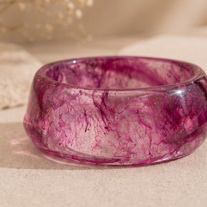 Brazalete de Resina Artesanal con Diseño Cuadrado Geométrico Grueso de Mármol Morado, Joyería para Mujer al por Mayor - Product Image 6