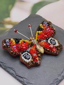 Elegante Broche Bordado con Cuentas, Accesorio de Moda Hecho a Mano para Uso Diario, Broche Bordado con Cuentas Único y Hecho a Mano - Product Image 1