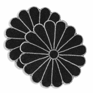 แผ่นรองจานลายดอกไม้ทำมือจากลูกปัดแก้ว ทนความร้อน กันลื่น เหมาะสำหรับตกแต่งโต๊ะอาหารและวันหยุด - Product Image 1