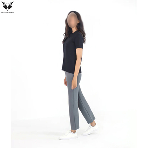 Camiseta Casual de Última Moda 2026, Servicio OEM, Nueva Llegada, Corte Holgado, Color Negro Sólido, Camisetas Casuales Lisas para Mujer - Product Image 3