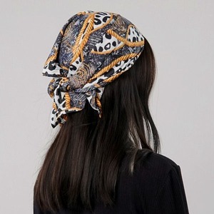 Bandanas imprimées sur mesure en gros, foulards en coton pour événements d'équipe, sports et mode outdoor - Product Image 2