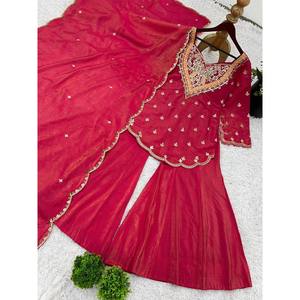 Designer Broderie Travail Traditionnel Chinois Haut-Bas et Ensemble Dupatta - Product Image 4