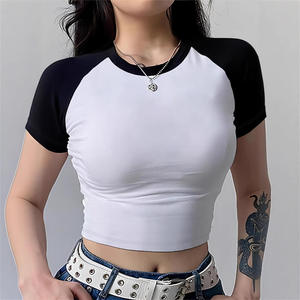 Camiseta Corta de Punto para Mujer, Cuello Redondo, Manga Raglán, Color Blanco y Negro, Ajuste Elástico, Estilo Casual - Product Image 1
